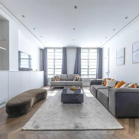 Elysees Gem 2-bedroom Apartment Paris