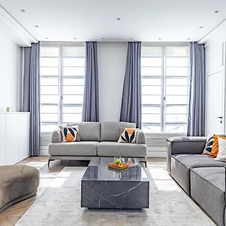 Elysees Gem 2-bedroom Apartment Paris