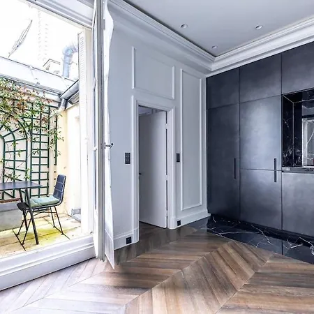 Apartment Elysees Gem 2-bedroom Paris