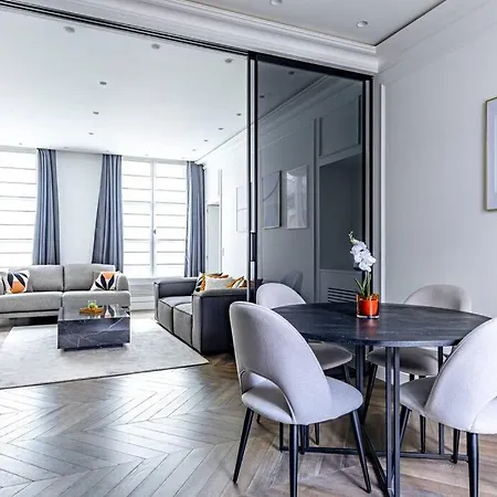 Elysees Gem 2-bedroom * Paris