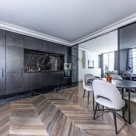 Elysees Gem 2-bedroom Paris
