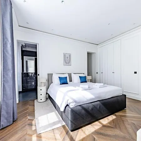 Elysees Gem 2-bedroom * Paris