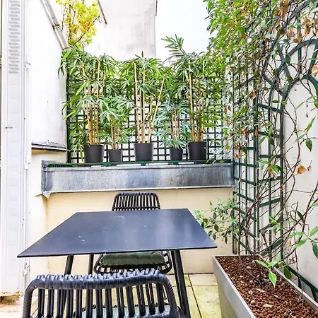 Elysees Gem 2-bedroom Apartment Paris